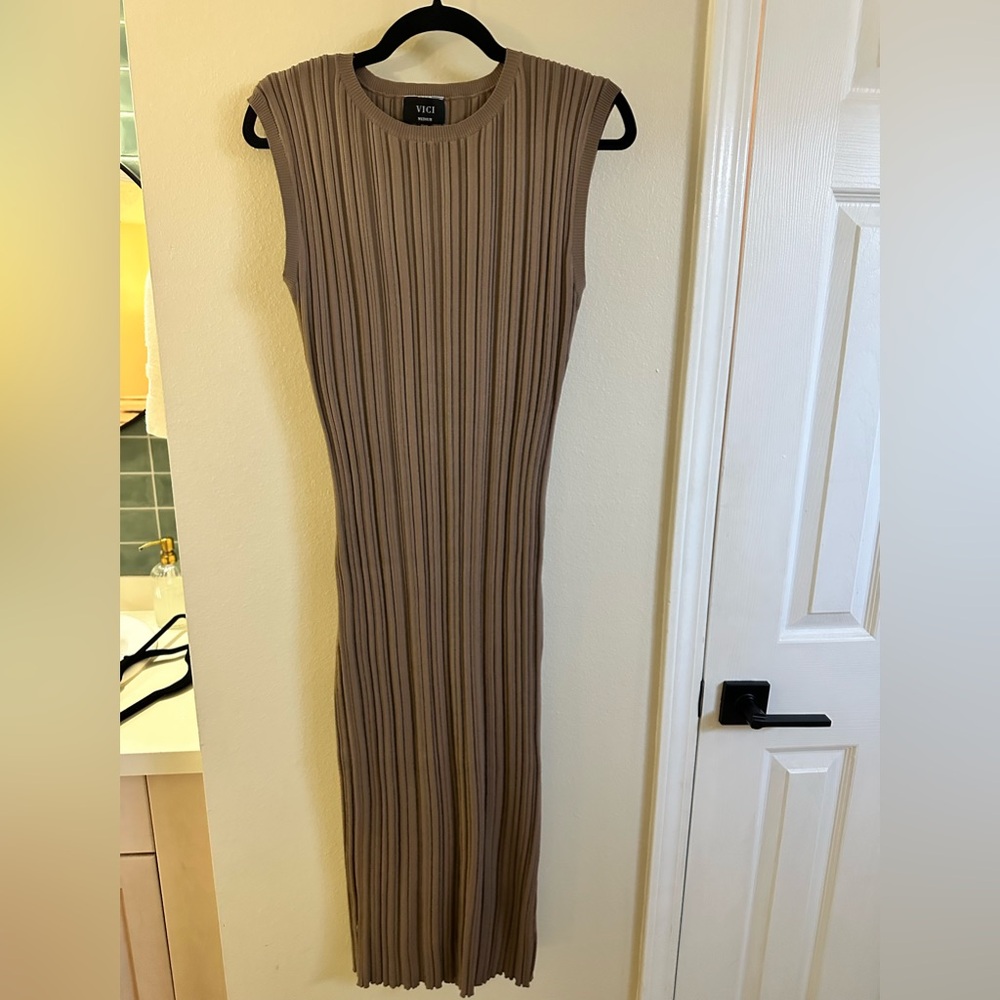 Vici Ribbed Midi Dress in Tan